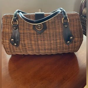 VINTAGE BASKET HAND BAG